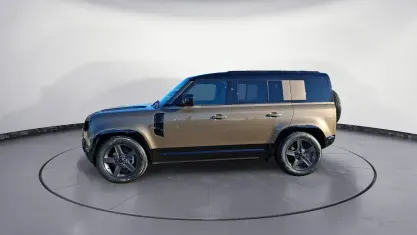 Nouă Land Rover Defender SE Dynamic 250 CP (183 kW) 2026 Negru SUV