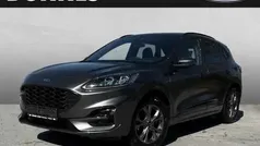 Silber Gebraucht 2016 Ford Kuga ST-Line X SUV | 24.960 €