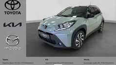 Urban khaki / mysticschwarz mi Gebraucht 2024 Toyota Aygo Team Kleinwagen | 17.990 € (Fairer Preis)