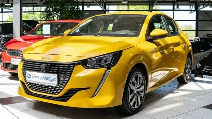 Usata Peugeot 208 Active 101 CV (74 kW) 2021 Giallo Utilitaria