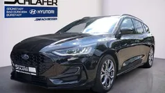 Obsidianschwarz metallic Gebraucht 2024 Ford Focus ST-Line Kombi | 22.880 € (Guter Preis)