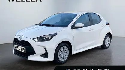 Schneeweiß Gebraucht 2022 Toyota Yaris Basis Kleinwagen | 13.885 € (Fairer Preis)