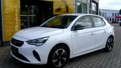 Weiß (jade weiß) Gebraucht 2021 Opel Corsa-e Edition Kleinwagen | 14.389 € (Fairer Preis)