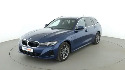 Gebraucht BMW 320e 2022 Blau Kombi