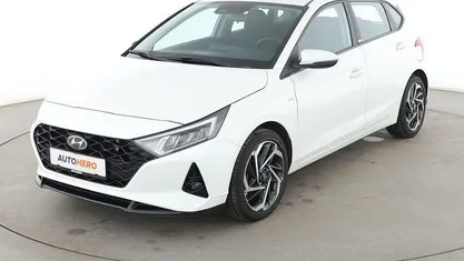 Gebraucht Hyundai i20 Intro Edition 101 PS (74 kW) 2021 Weiß Kleinwagen