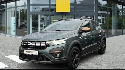Grün Gebraucht 2024 Dacia Sandero Extreme Limousine | 13.990 € (Fairer Preis)