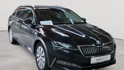 Gebraucht Skoda Superb Style 156 PS (114 kW) 2022 Black magic pearlescent Kombi