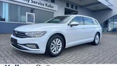 Weiß Gebraucht 2023 VW Passat Business Kombi | 27.970 € (Superpreis)