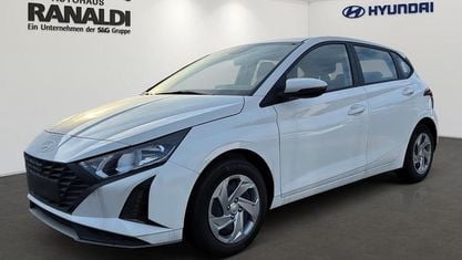 Neu Hyundai i20 Select 79 PS (58 kW) 2025 Gruen Limousine
