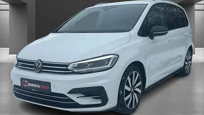 Weiß Gebraucht 2025 VW Touran Comfortline Van / Kleinbus | 32.900 € (Fairer Preis)