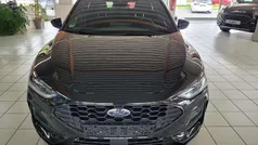 Obsidianschwarz metallic Gebraucht 2022 Ford Focus ST-Line X Kombi | 19.990 € (Fairer Preis)
