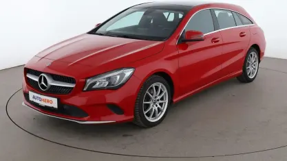 Gebraucht Mercedes CLA220 Shooting Brake 177 PS (130 kW) 2017 Rot Kombi