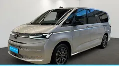 Reflexsilber metallic Gebraucht 2024 VW T7 Style Van | 54.448 € (Superpreis)