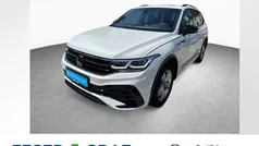 Oryxweiß perlmutteffekt Gebraucht 2024 VW Tiguan Allspace R-line SUV | 45.440 € (Fairer Preis)
