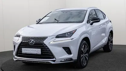 Weiß Gebraucht 2021 Lexus NX300h SUV | 32.990 € (Fairer Preis)