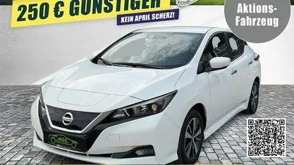 Gebraucht Nissan Leaf Acenta 110 kW (150 PS) 2022 Arctic solid white Kleinwagen