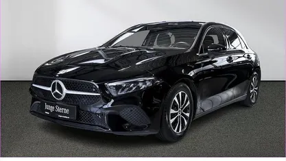 Gebraucht Mercedes A180 136 PS (100 kW) 2024 Unilack nachtschwarz Limousine