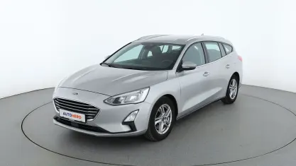 Używany Ford Focus Cool & Connect 2019 Srebrny Kombi