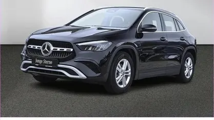 Unilack nachtschwarz Gebraucht 2024 Mercedes GLA200 SUV | 34.960 € (Fairer Preis)