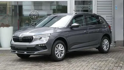 Gebraucht 2025 Skoda Kamiq Selection SUV | 23.790 € (Fairer Preis)