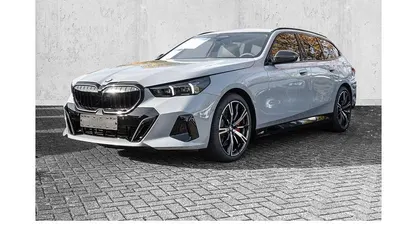 Neu BMW 540 Performance 286 PS (210 kW) 2025 Grau Kombi