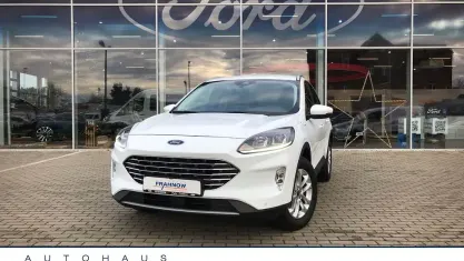 Gebraucht Ford Kuga Titanium 152 PS (111 kW) 2022 Weiss SUV