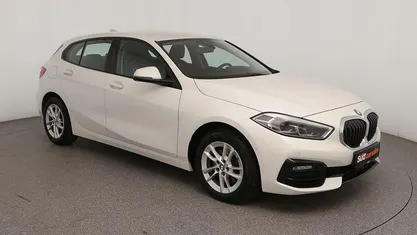Gebraucht BMW 118 Sport Line 150 PS (110 kW) 2023 Weiß Kleinwagen