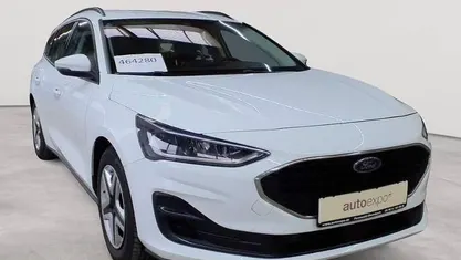 Frozen white Gebraucht 2022 Ford Focus Cool & Connect Kombi | 13.290 € (Guter Preis)