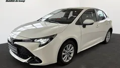 Weiß Gebraucht 2024 Toyota Corolla Business Edition Kleinwagen | 25.990 € (Superpreis)
