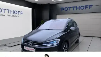 Gebraucht VW Golf VII Highline 131 PS (96 kW) 2018 Deep black perleffekt