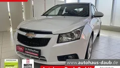 Schneeweiss/summitwhite/arctic Gebraucht 2012 Chevrolet Cruze LTZ Kleinwagen | 6.980 € (Teuer)