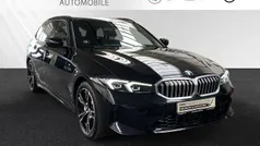 Black sapphire metallic Gebraucht 2025 BMW 330 Efficient Dynamics Kombi | 38.490 € (Superpreis)
