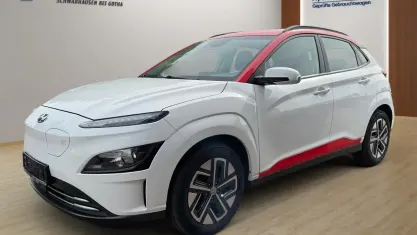 Gebraucht Hyundai Kona Select 100 kW (136 PS) 2022 Weiß SUV