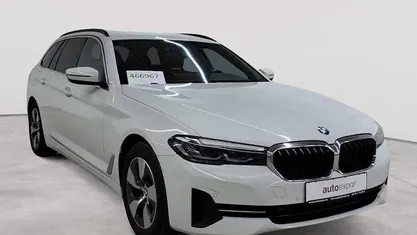 Gebraucht BMW 520 Sport Line 190 PS (139 kW) 2022 Alpinweiß Kombi