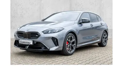 Gebraucht BMW M135 M Sport 300 PS (220 kW) 2025 Skyscraper grau Kleinwagen
