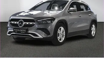 Lack mountaingrau Gebraucht 2024 Mercedes GLA200 SUV | 35.830 € (Fairer Preis)