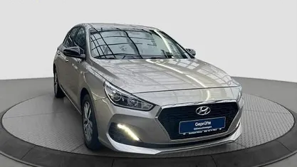 Weiss Gebraucht 2019 Hyundai i30 YES! Limousine | 16.900 € (Guter Preis)