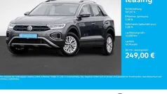 Indiumgrau metallic Gebraucht 2024 VW T-Roc Life SUV | 29.985 € (Superpreis)