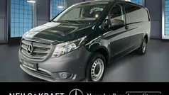 Granitgrün Gebraucht 2023 Mercedes Vito Van / Kleinbus | 33.177 € (Guter Preis)