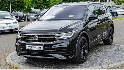Schwarz Gebraucht 2022 VW Tiguan Allspace R-line SUV | 38.745 € (Fairer Preis)