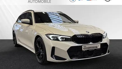 Mineralweiss Gebraucht 2024 BMW 330 Shadowline Kombi | 35.890 € (Superpreis)