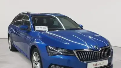 Gebraucht Skoda Superb Style 200 PS (147 kW) 2022 Raceblau metallic Kombi