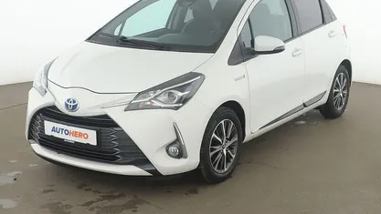 Gebraucht Toyota Yaris Hybrid Team 101 PS (74 kW) 2020 Weiß Kleinwagen