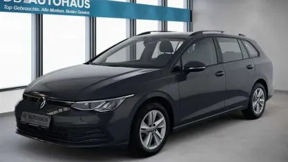 Second-hand VW Golf VIII Life 116 CP (85 kW) 2023 Gri Break