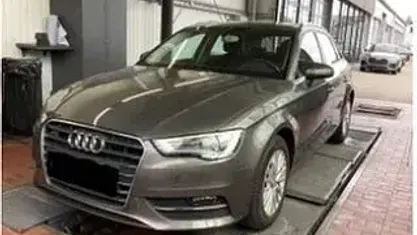 Gebraucht Audi A3 Ambiente 140 PS (102 kW) 2014 Grau Limousine