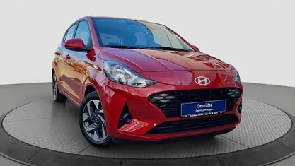 Gebraucht Hyundai i10 Trend 79 PS (58 kW) 2025 Rot Kleinwagen