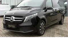 Schwarz Gebraucht 2023 Mercedes V300 Avantgarde Van / Kleinbus | 63.350 € (Fairer Preis)