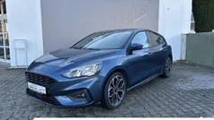 Blau Gebraucht 2021 Ford Focus ST-Line Limousine | 19.490 € (Guter Preis)