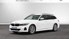 Alpinweiss Gebraucht 2024 BMW 330e Sport Line Kombi | 39.490 € (Guter Preis)