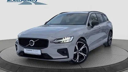 Silber Gebraucht 2023 Volvo V60 Plus Kombi | 28.960 € (Fairer Preis)